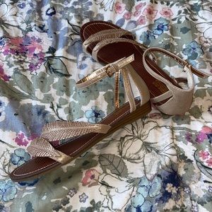 Carlos Santana golden leaf sandals